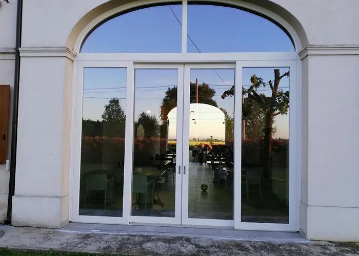 Claudio בית הארחה