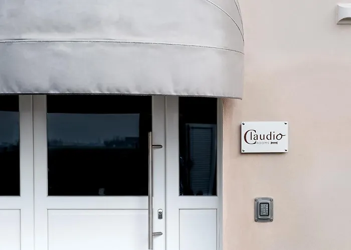 בית הארחה Claudio 4*